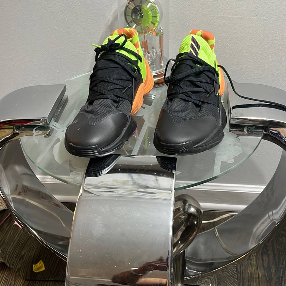 Adidas Harden Volume 4